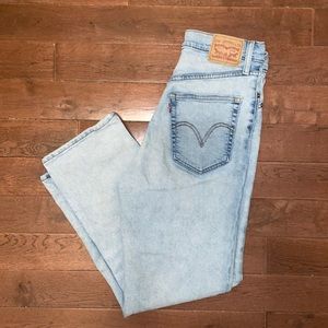 Levi’s Women’s Ribcage Straight